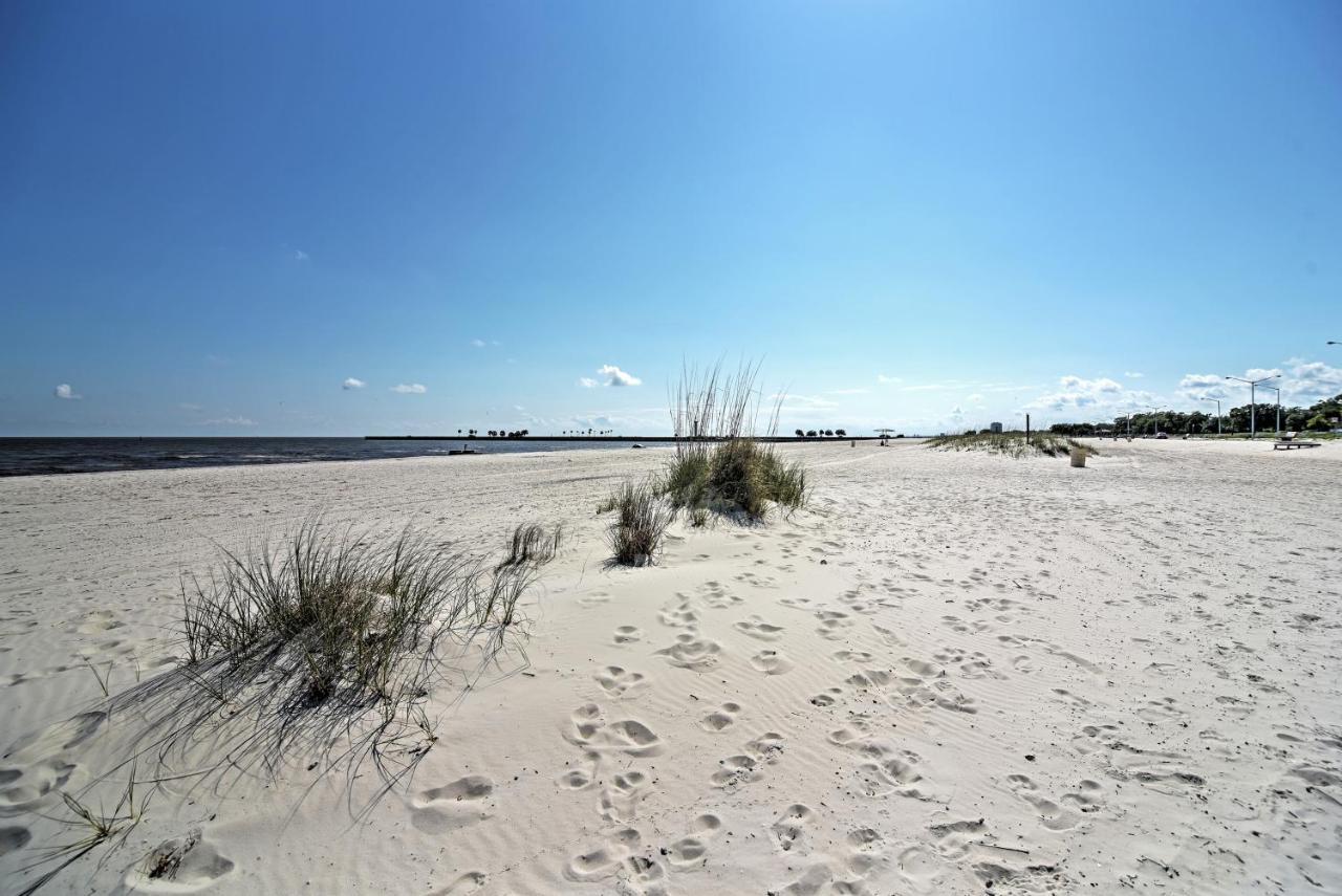 Beachside Biloxi Club Condo Balcony With Ocean View Exterior photo